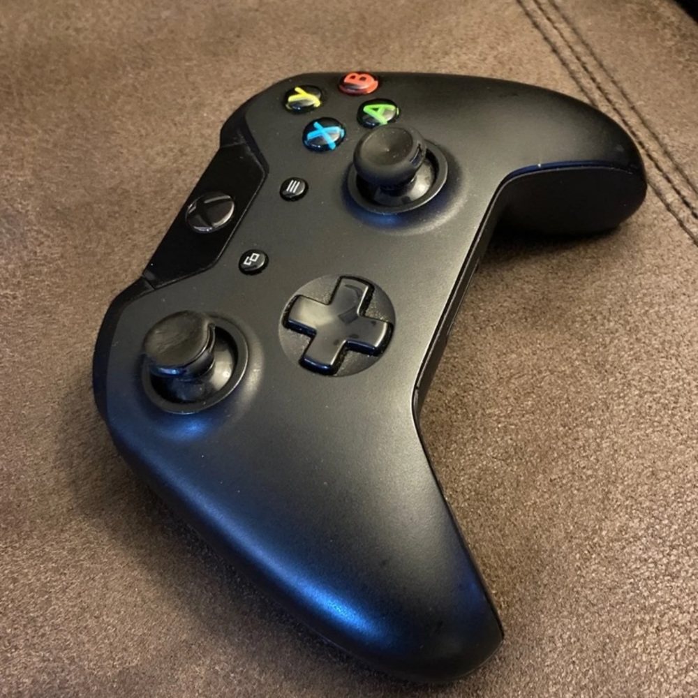 Xbox controller - Picture 2 of 3